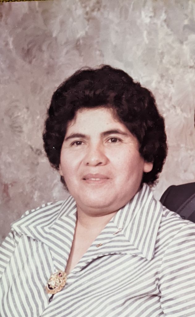 Lucia Torres Profile Photo