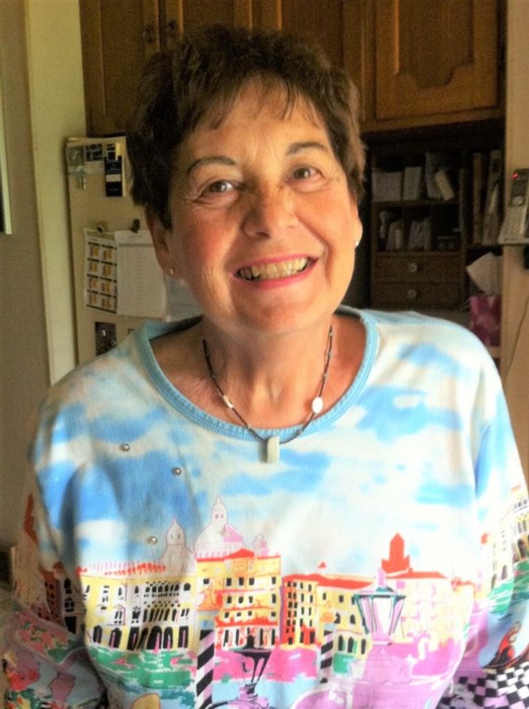 Gloria Helen (Amicarelli)  Wumer
