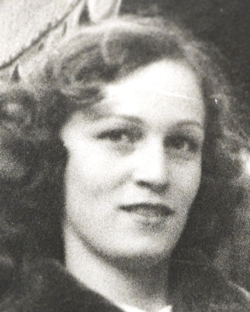 Ella Schuster Profile Photo