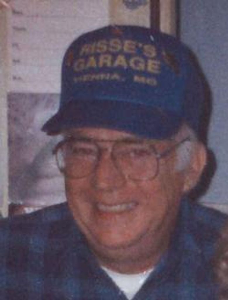 Larry "Chum" Goeller Profile Photo