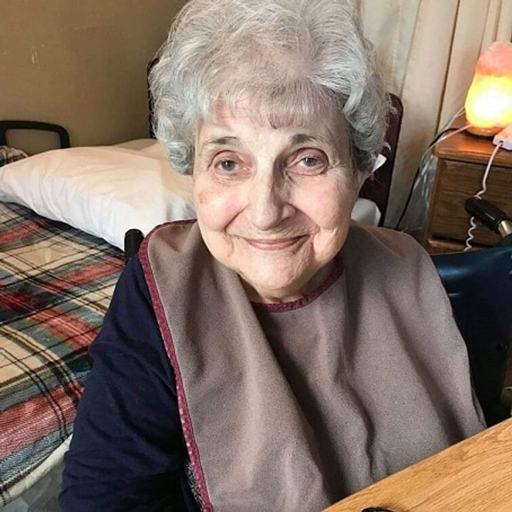 Violet Dyer Profile Photo