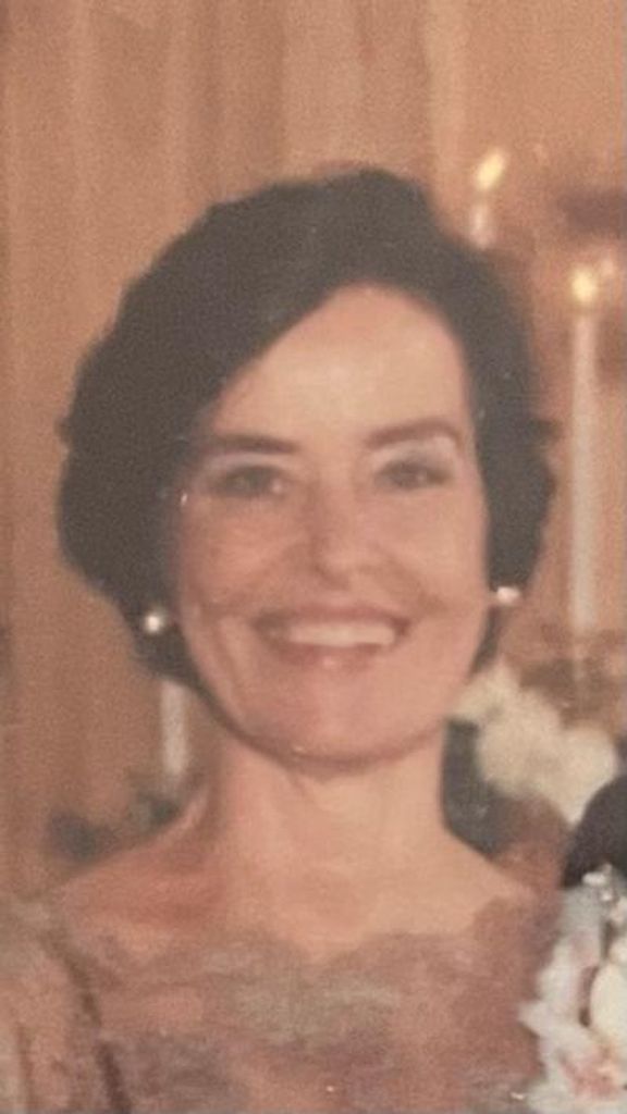 Elizabeth Olson Profile Photo