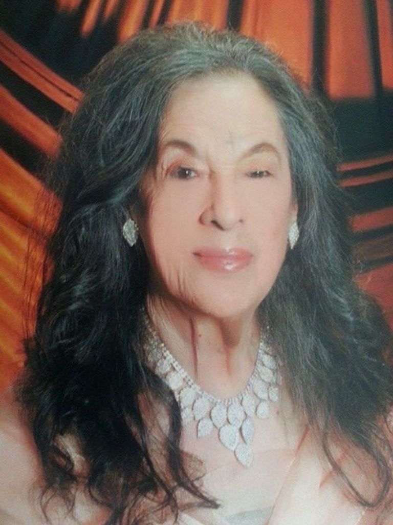 Emma Mendez Profile Photo