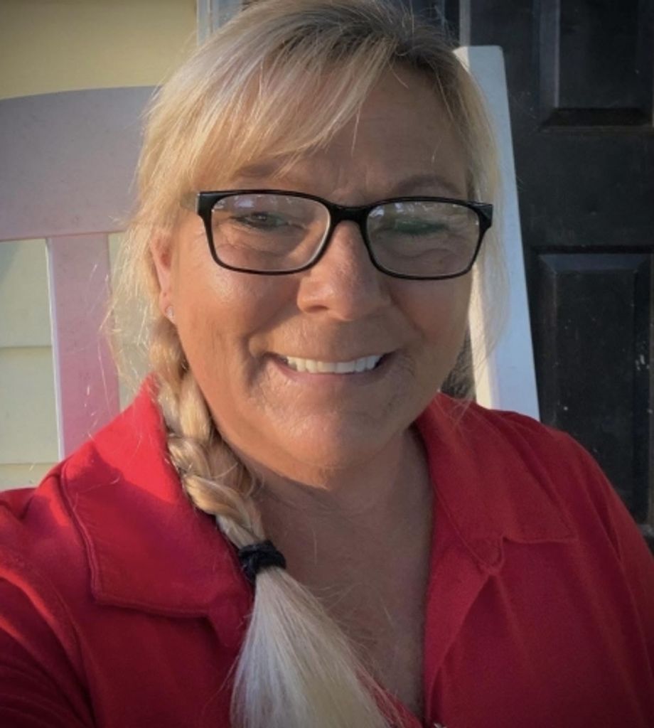 Eugena (Gina) Lyons Profile Photo