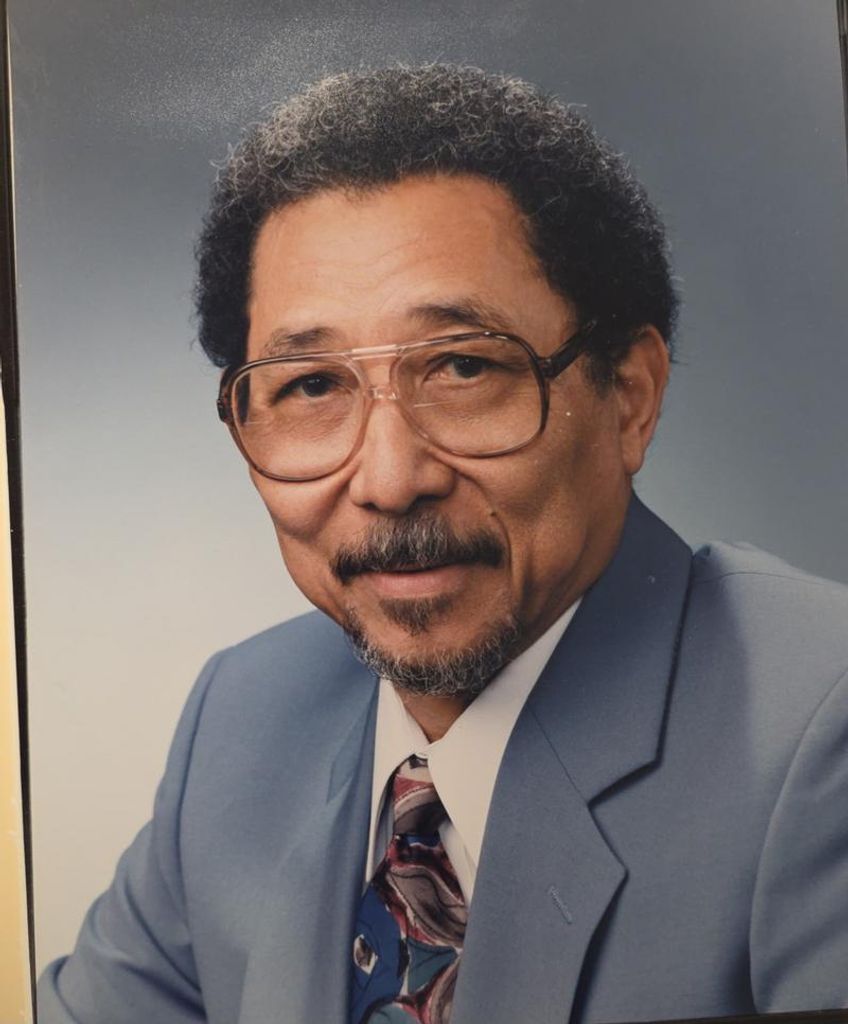Dr. Cecil Lue-Hing Profile Photo
