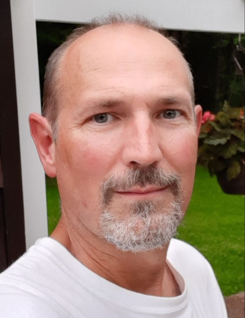 Christopher Thomas Profile Photo