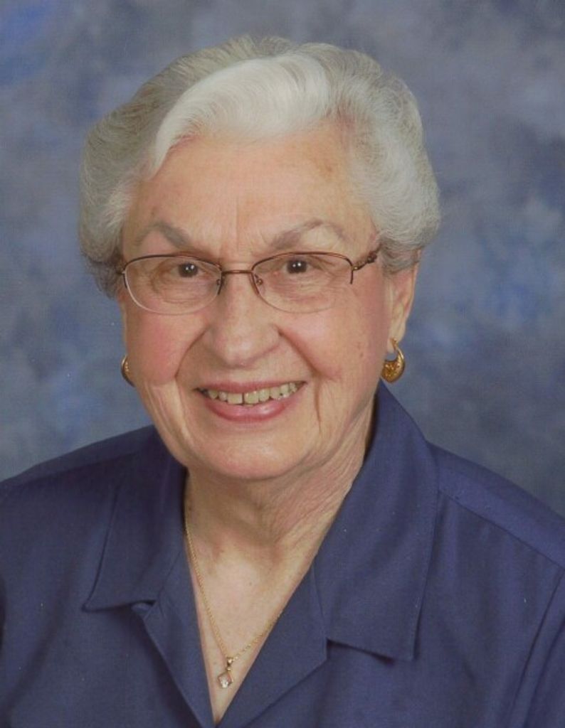 Virginia Edith (Spathe)  Paddock