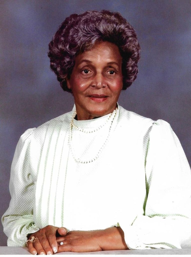 Louise Wallace Profile Photo