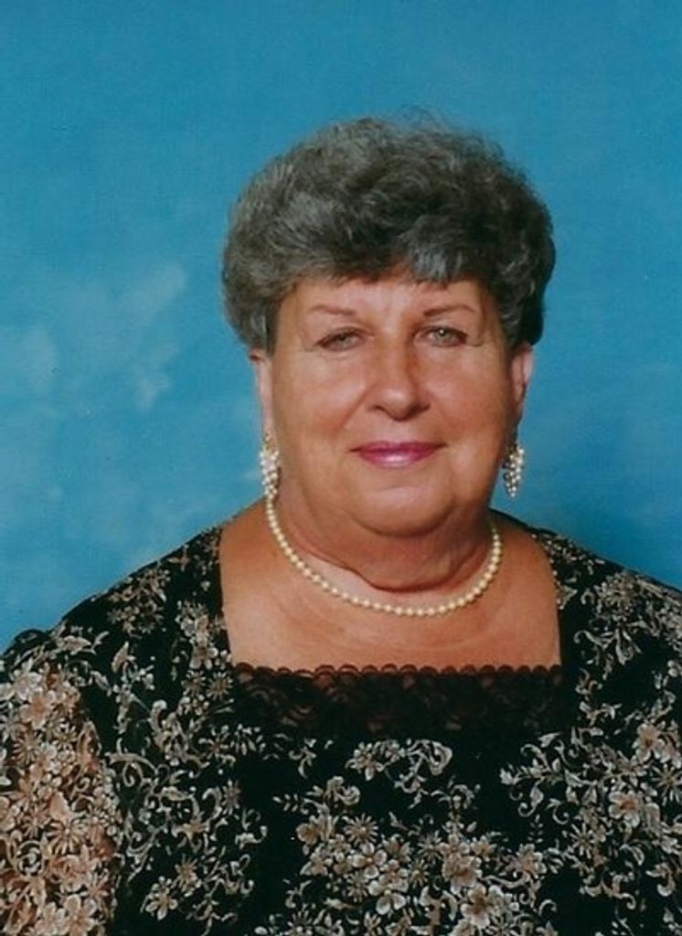 Loraine Patricia Vessey (Kaminski, Dutton)