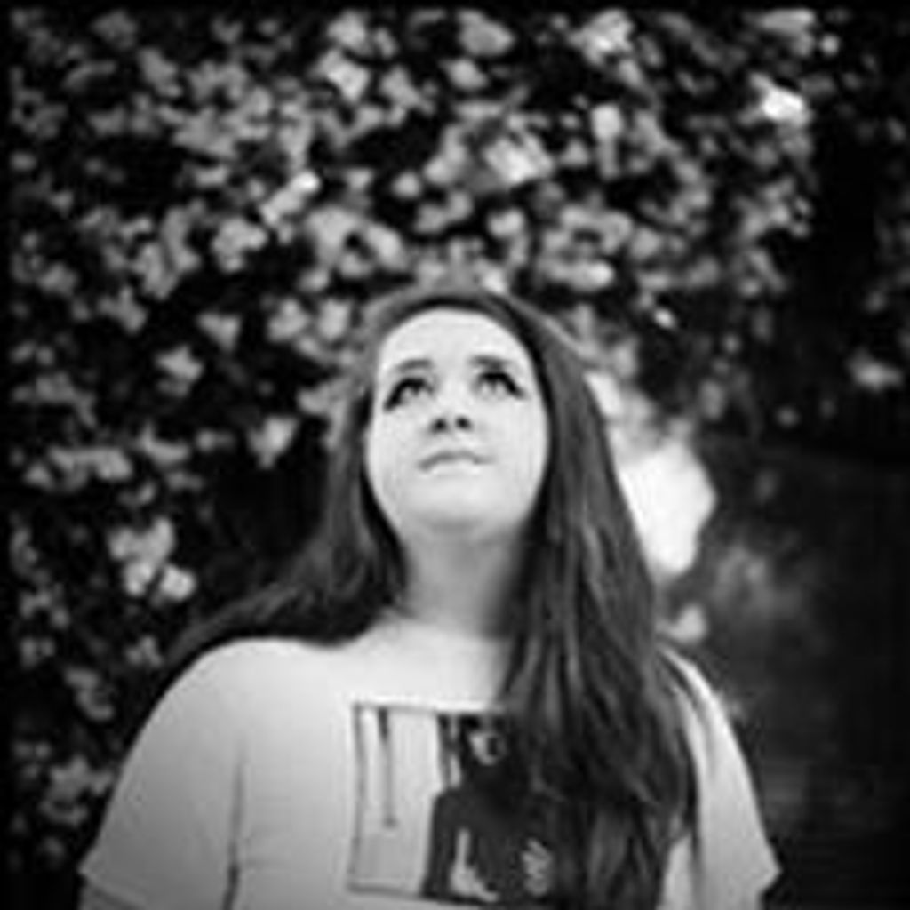 Chloe Hall Profile Photo