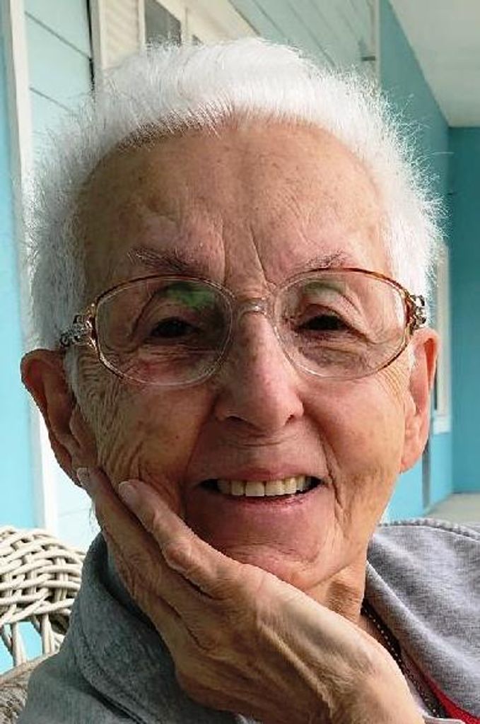 Julia Koochis