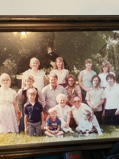Delbert "Del" Dale Holman photo gallery thumbnail 7 of 18