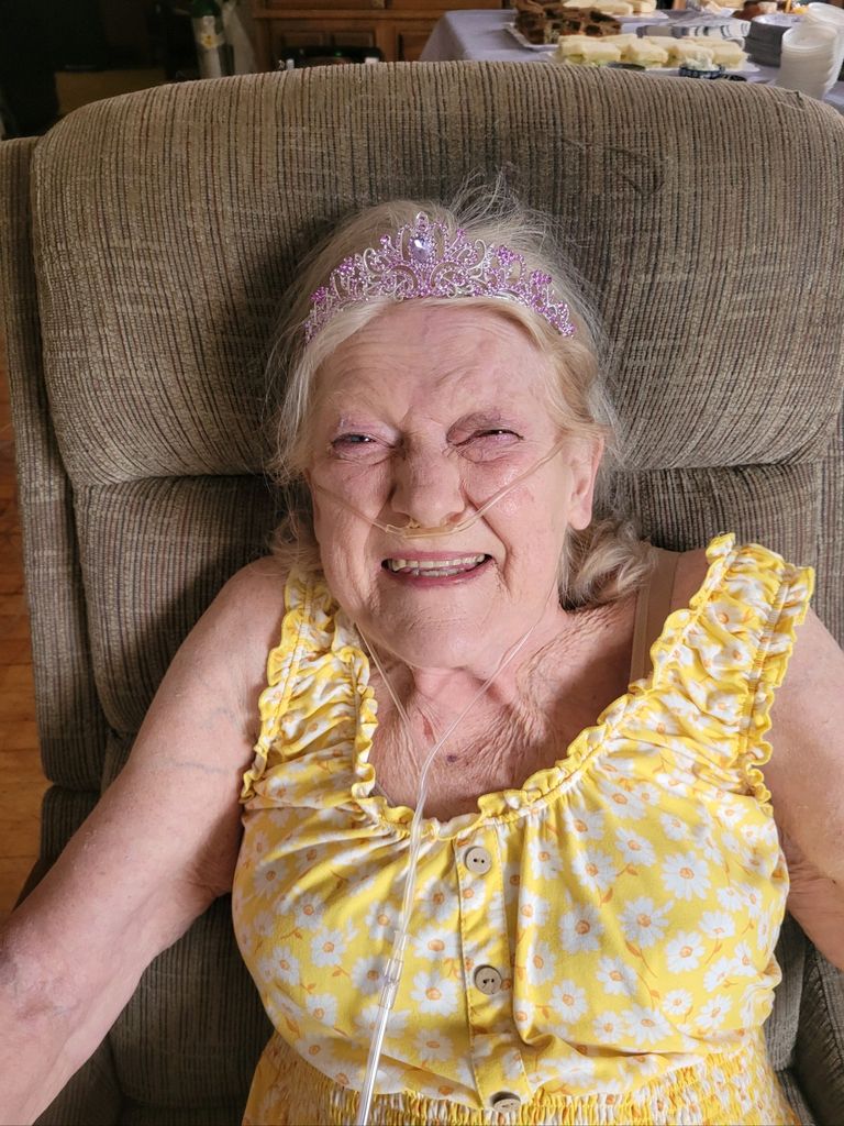 Linda Lou Stocker Profile Photo