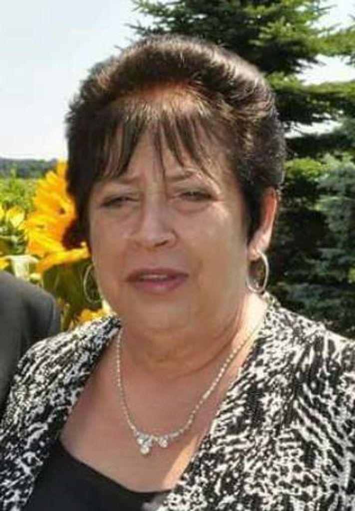 Toni-Lynn  Nageldinger Profile Photo