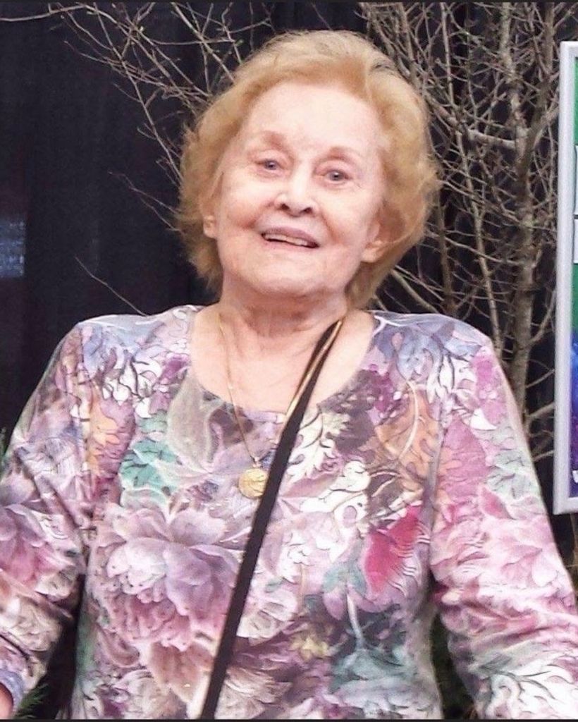 Betty MacKenzie Profile Photo