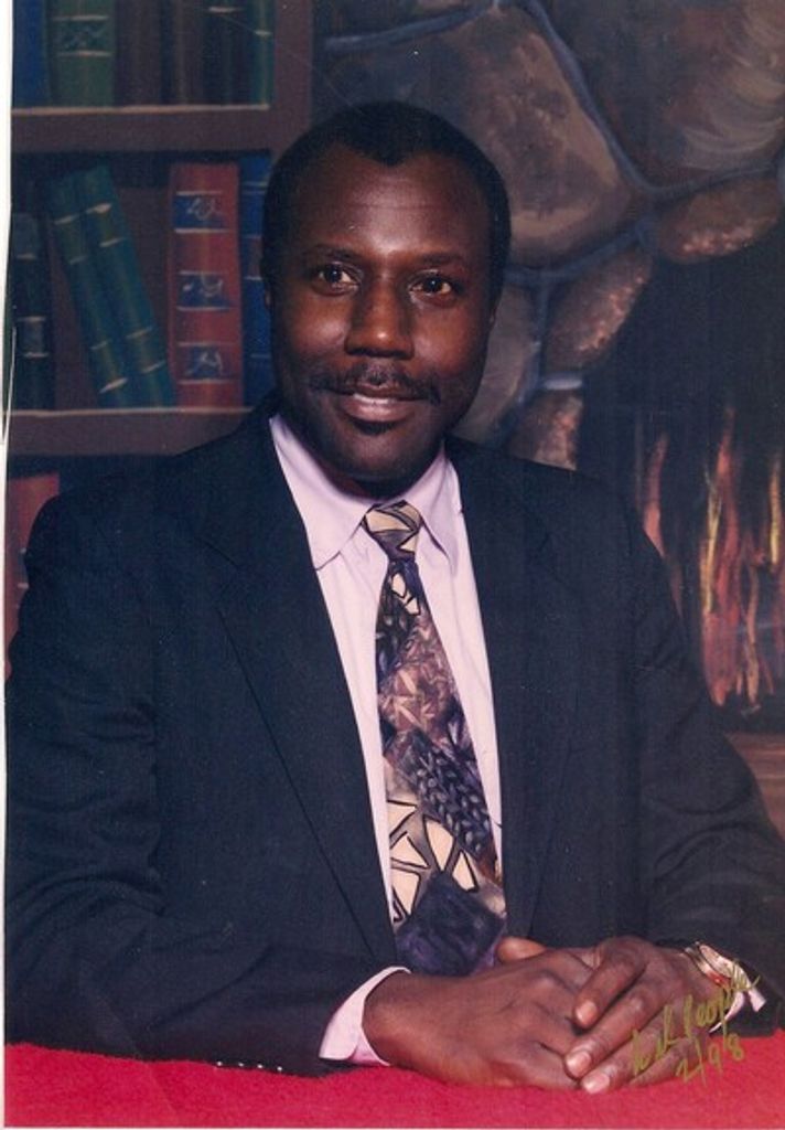 Anthony Thompson Profile Photo