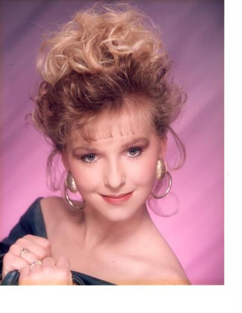 Lori Lee Parsons Profile Photo