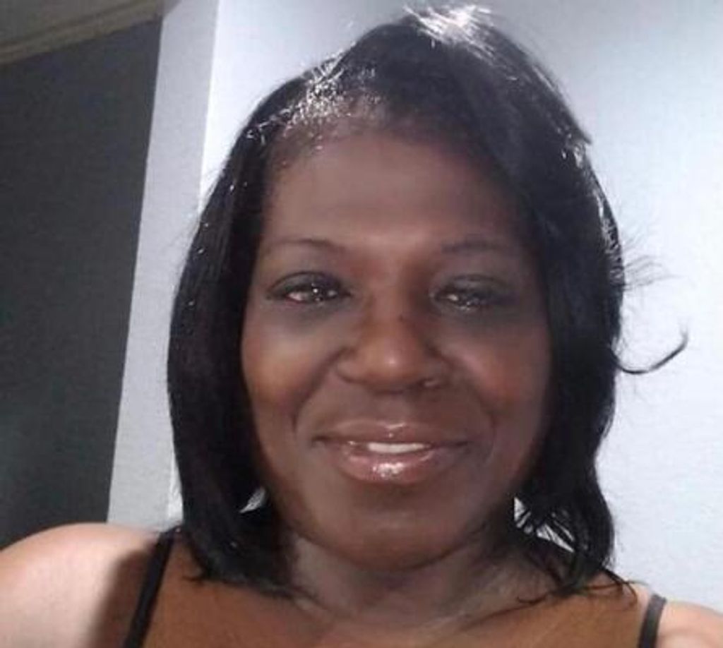 Pamela Lou Shoulders Profile Photo