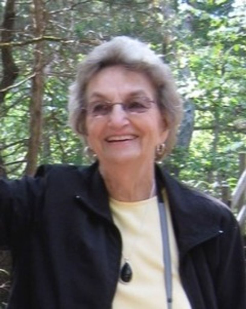 Bess Rose Mercer Profile Photo