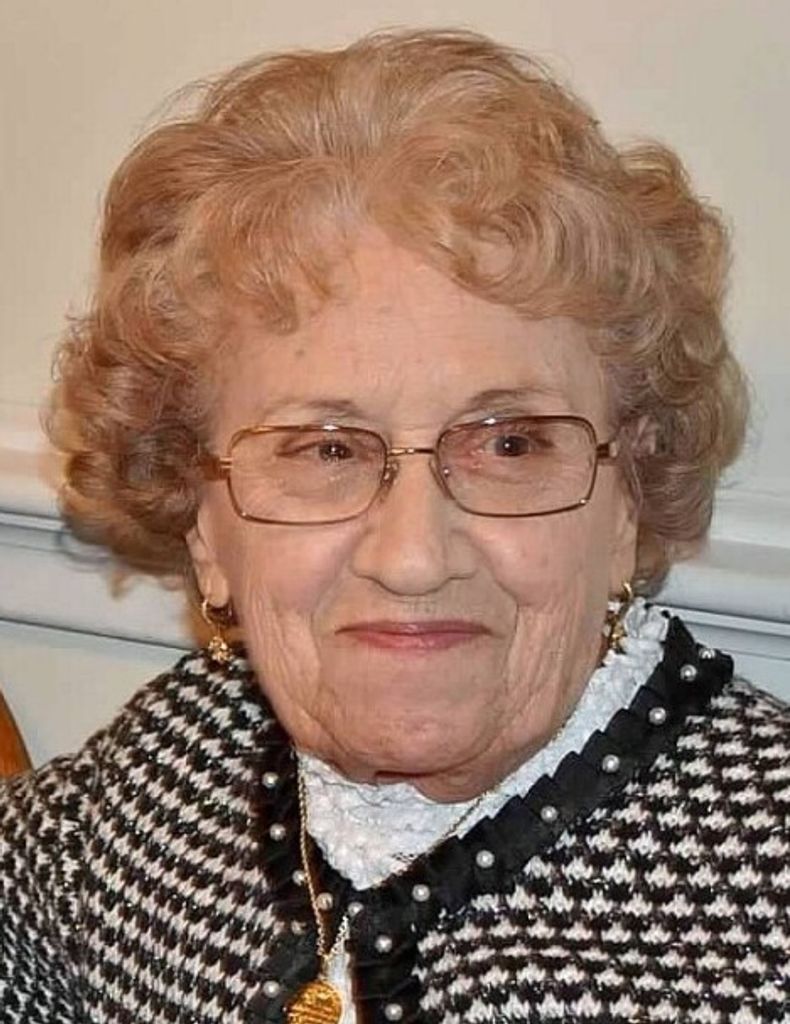 Isabelle "Maggie" (Berruyer)  D'Entremont Profile Photo