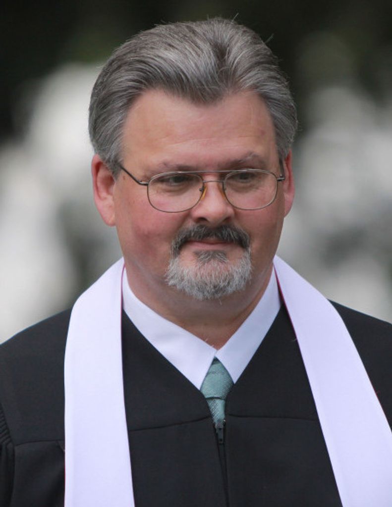 Pastor Robert A Arnold Jr. Profile Photo