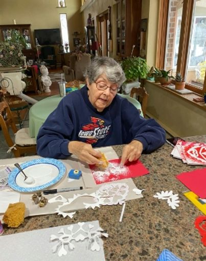 Carolyn Guay photo gallery thumbnail 6 of 13