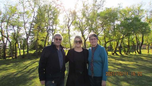 Kendra Giesbrecht photo gallery thumbnail 10 of 17