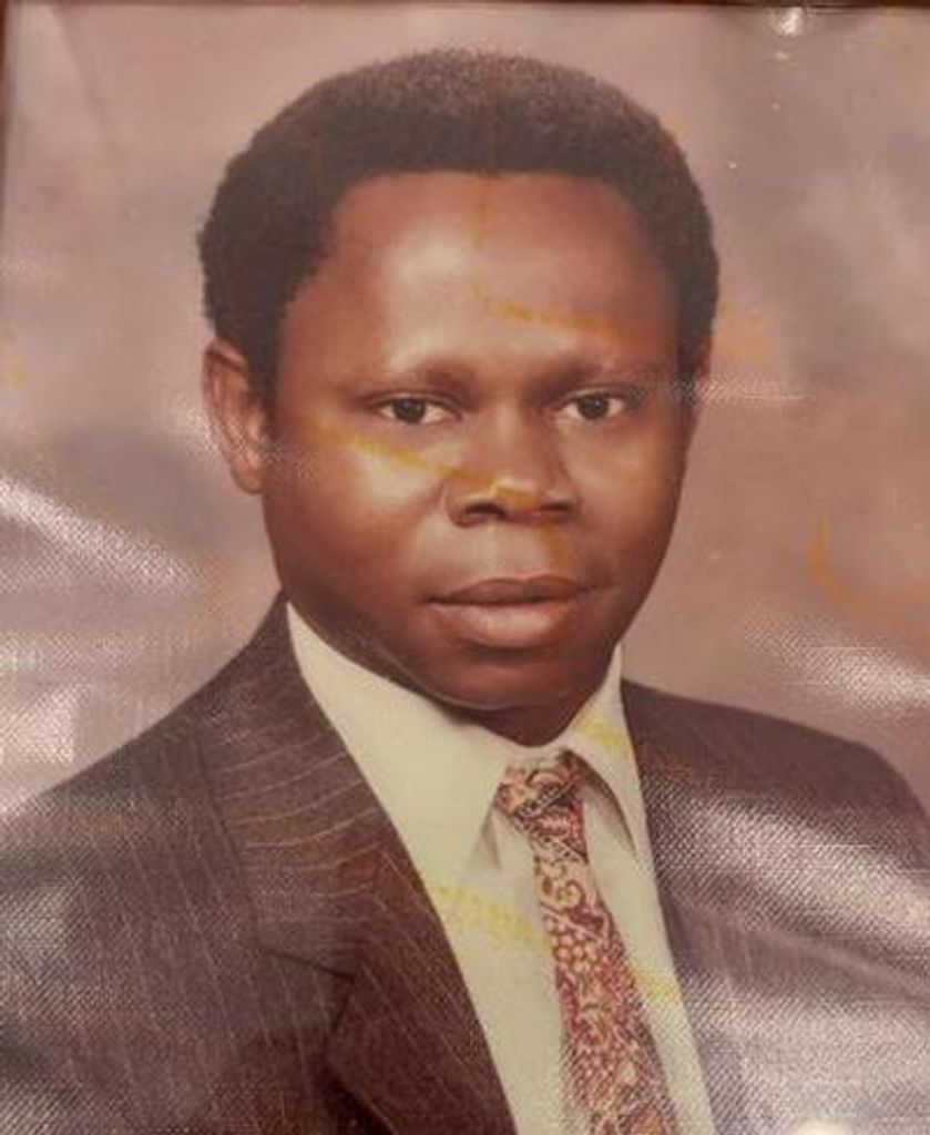 Christopher E Nwaoha