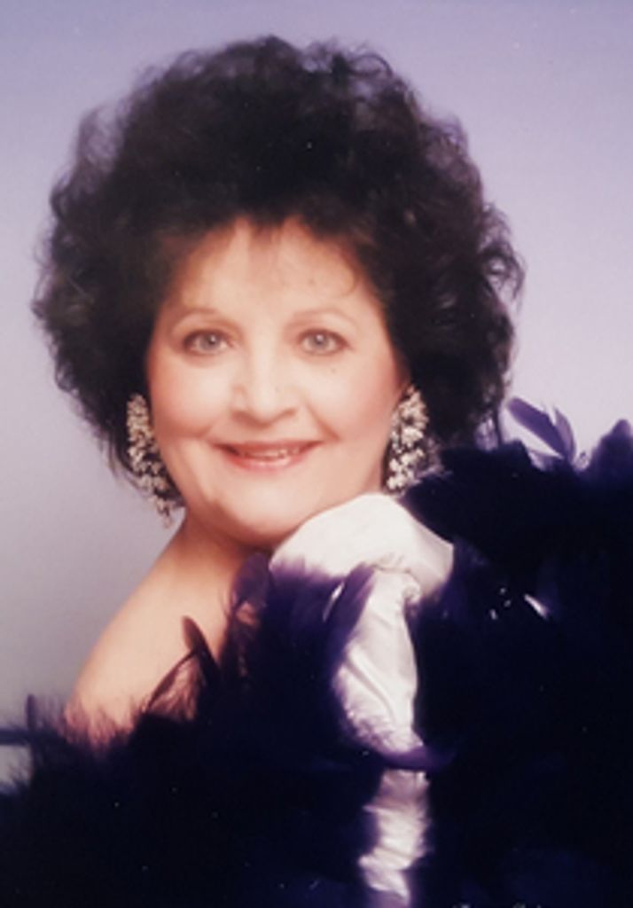 Yolanda  T. (Magisano)  Pergola