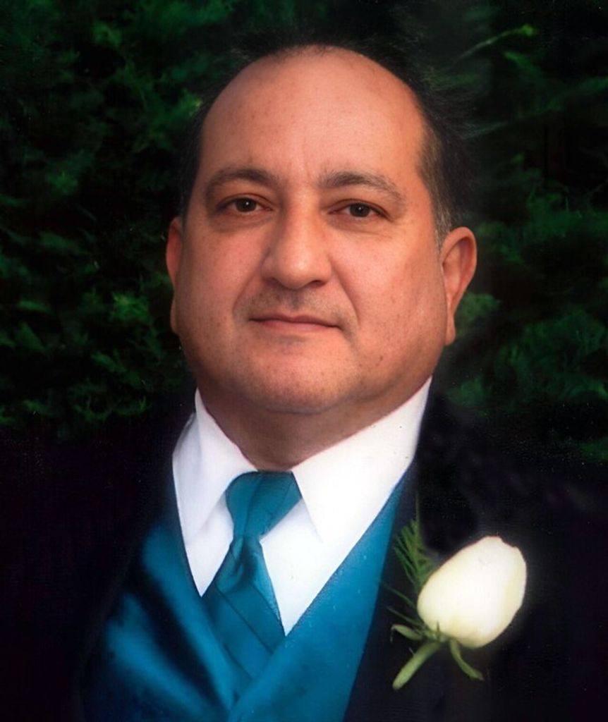 Vicente R Santiago Profile Photo