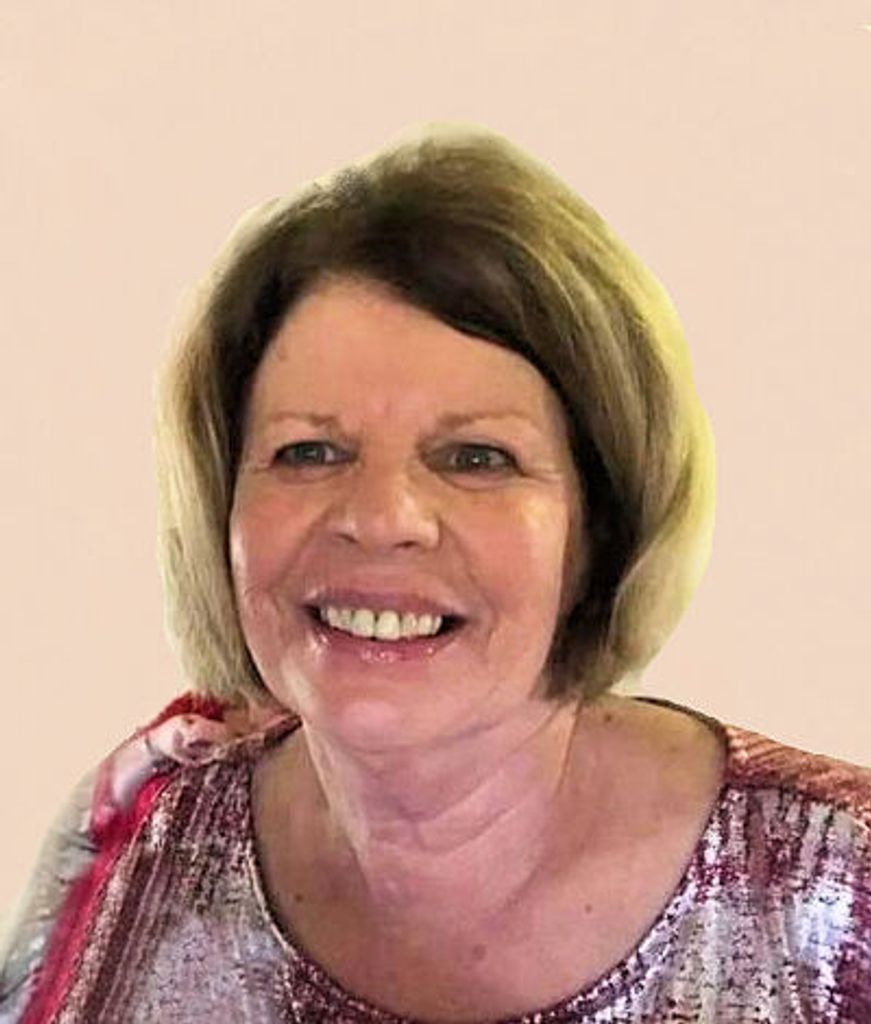 Yolanda "Yolly" Knowles