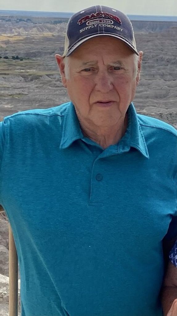 Lloyd Wayne Mccrackin Profile Photo