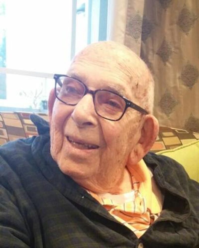 Elliot Meyer Helfand Profile Photo