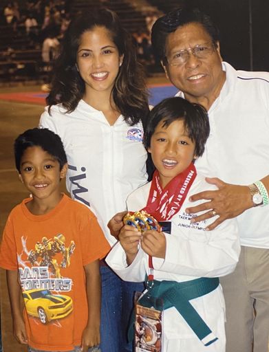 Galileo Casquejo photo gallery thumbnail 70 of 119