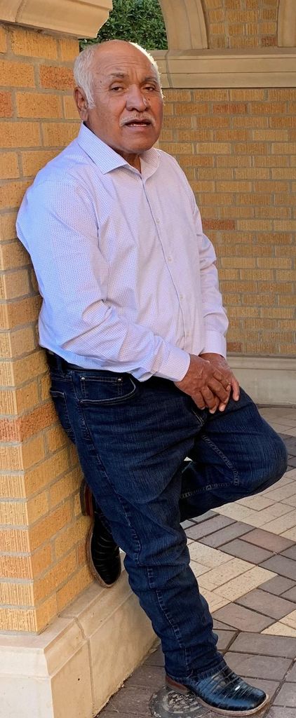 Simón Salinas Profile Photo