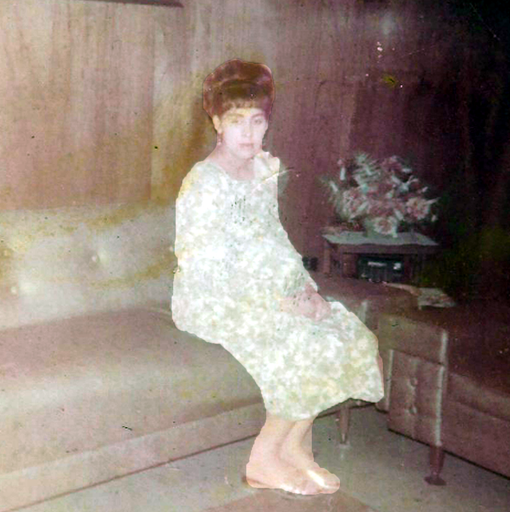 Yolanda C. Gonzalez photo gallery thumbnail 17 of 357