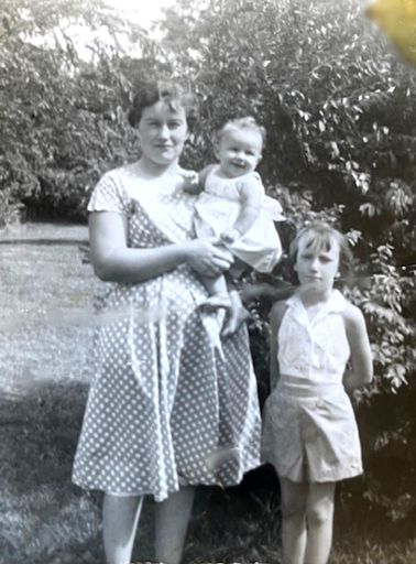 Donna Sue (Sponcil)  Davis photo gallery thumbnail 5 of 54