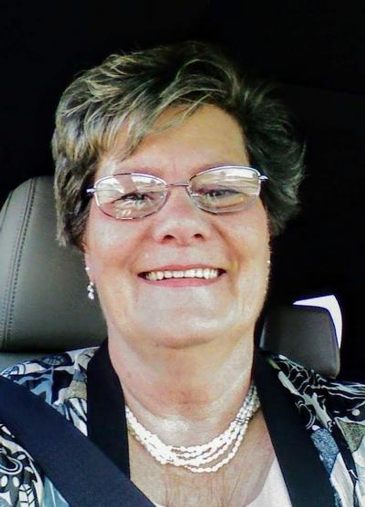 Claudia Lowry Profile Photo