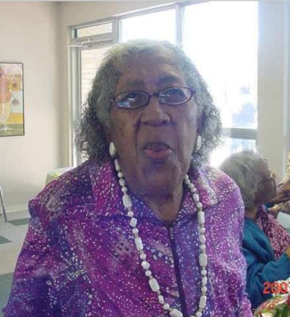 Iva Davis