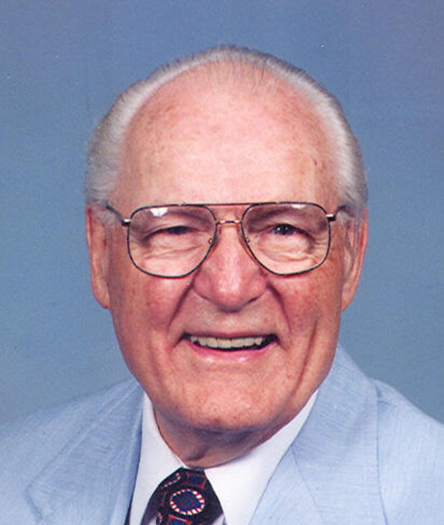 Rev. Dr. Lorman M. Petersen Profile Photo