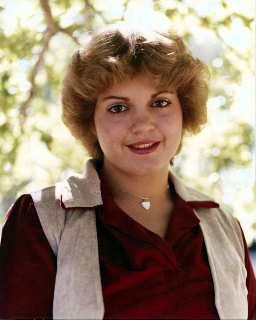 Elena Robertson Profile Photo