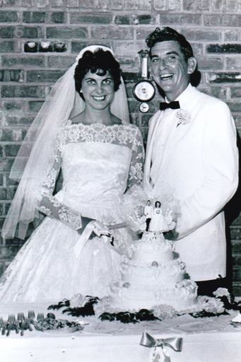 Linda Faye Lentz photo gallery thumbnail 3 of 44