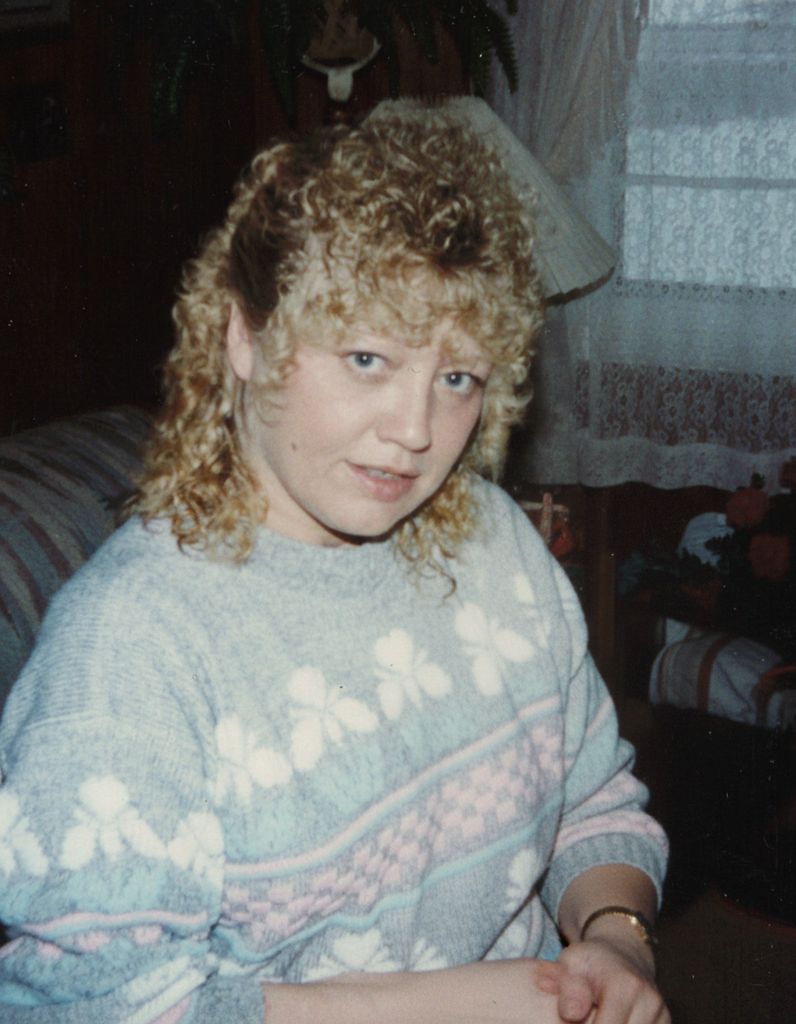 Victoria "Vickie" Lynn (Larson) Haugesag Profile Photo