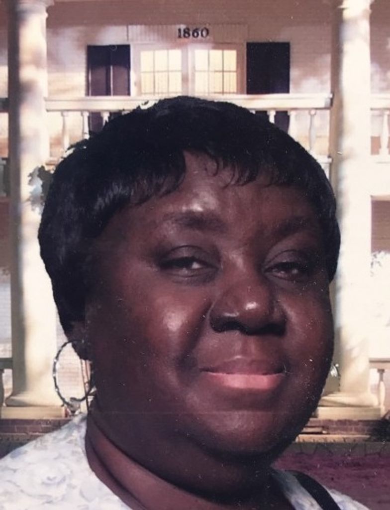 Gloria M Saunders