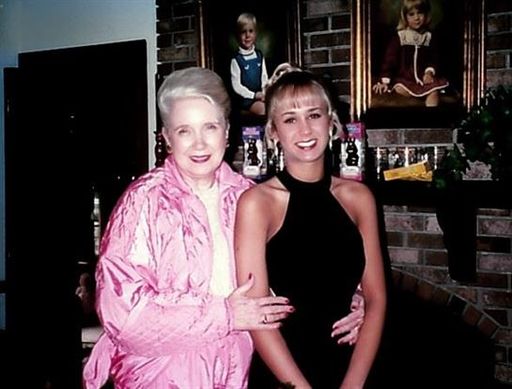 Marlene Bell photo gallery thumbnail 11 of 45