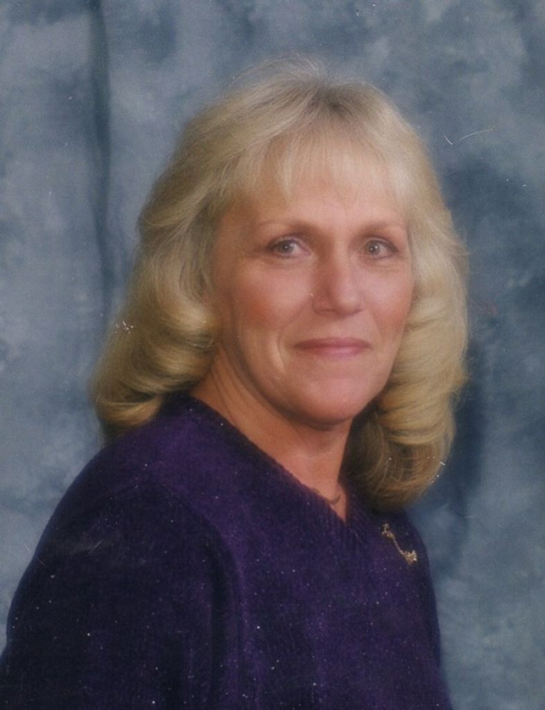 Lynn (Dechow)  Krause