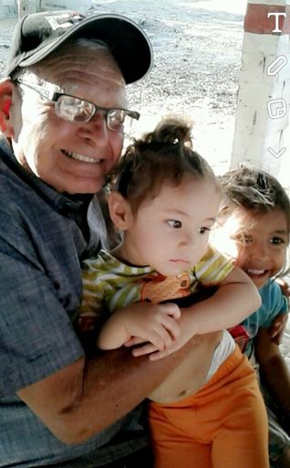 Salomon Cisneros photo gallery thumbnail 16 of 87