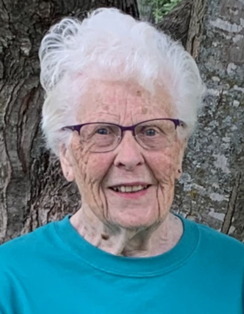 Vivian M. (Hendrickson)  Strusz