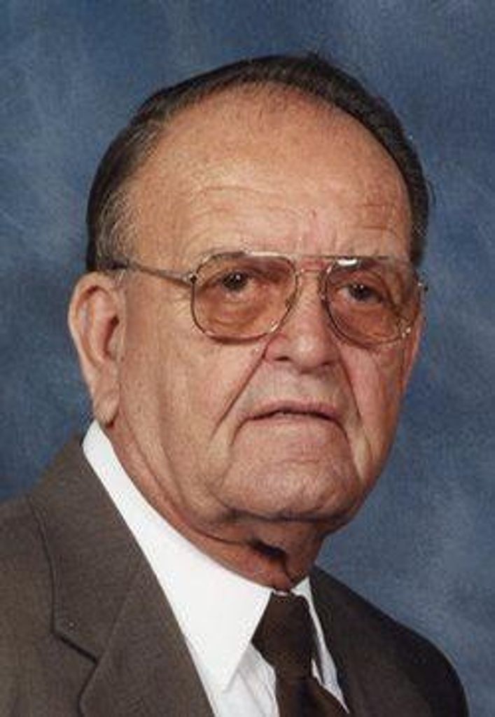 Cw4 (Retired) Kenneth E. Hilliary
