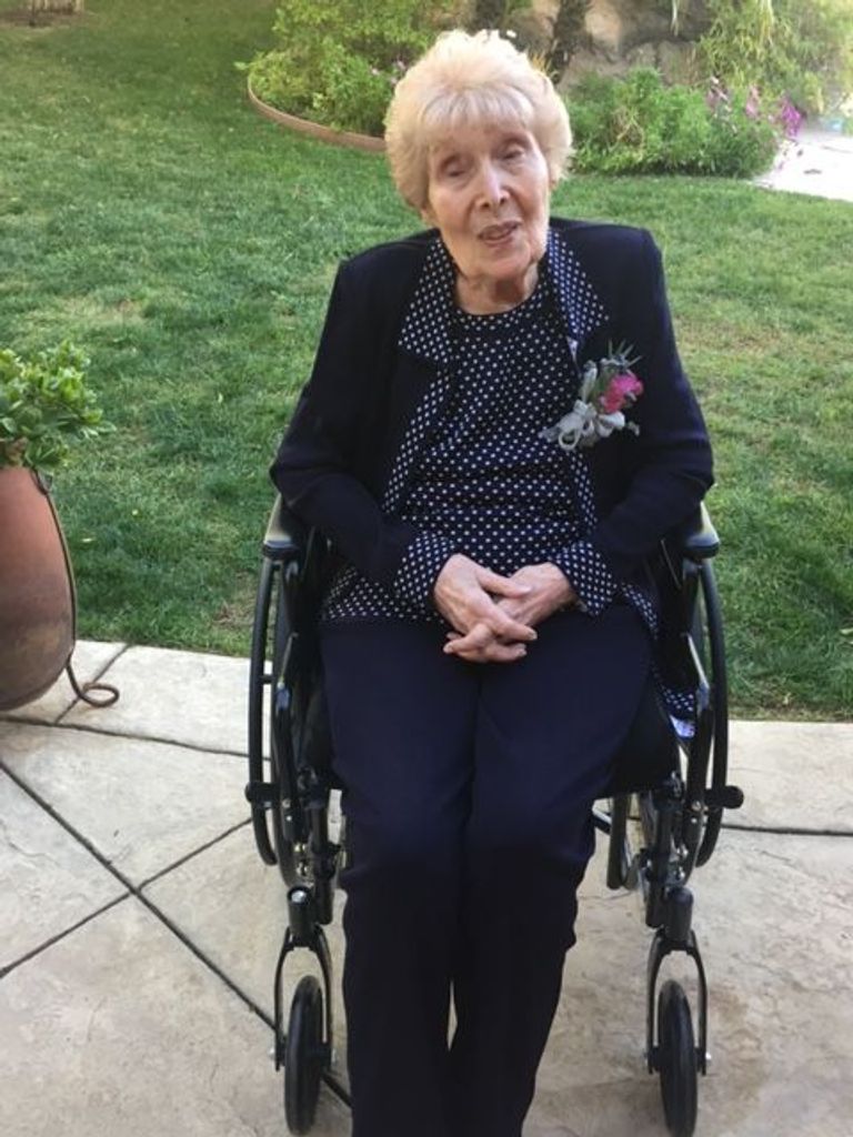 Luciana Victoria Mcloughlin